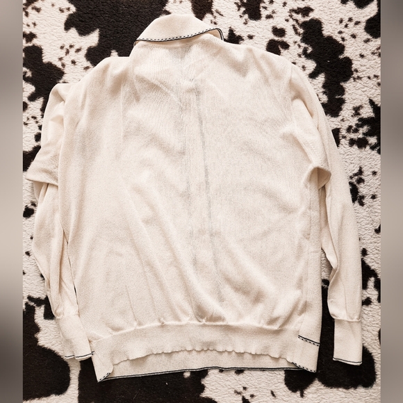 WOMEN'S 70'S SLIGHTLY SHEER BUTTON UP V-NECK BLOUSE - CREAM - Picture 5 of 6